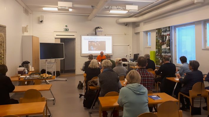 Tekoälytaitoja ja -kokeiluja Digisiipien koulutusmoduuli kolmosessa